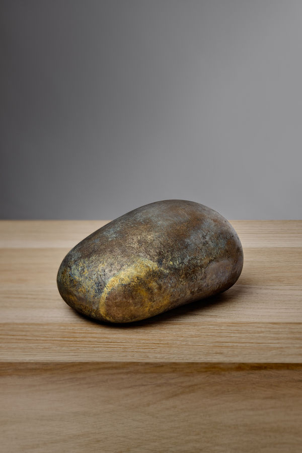 Kan Yasuda Ishinki, "Where Heart and Intention Return" 意心帰, 2021 White bronze