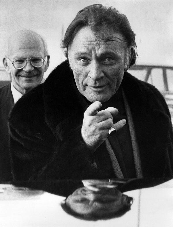 Ron Galella, Richard Burton, John F. Kennedy International Airport, New York, 1975