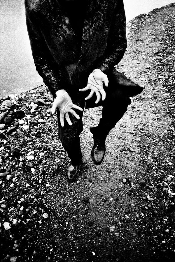 Stephanie Pfriender Stylander, Magic, Italy, for Harper´s Bazaar Uomo, 1991