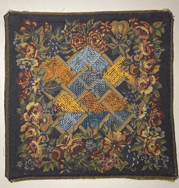 Chiachio & Giannone Pared Bordada 9, 2018 Hand embroidery with cotton threads on cushion cover 33,5 x 33 cm