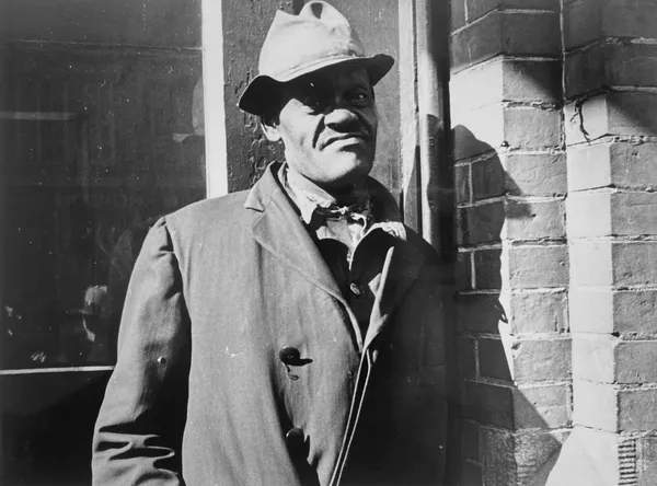 Ben Shahn, Negro at religious meeting, Nashville, Tennessee, 1935