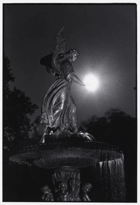 Bruce Davidson, USA, New York. Central Park, Angel of the Waters Fountain at Bethesda Terrace, 1992