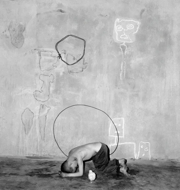 Roger Ballen, Invitation, 2003