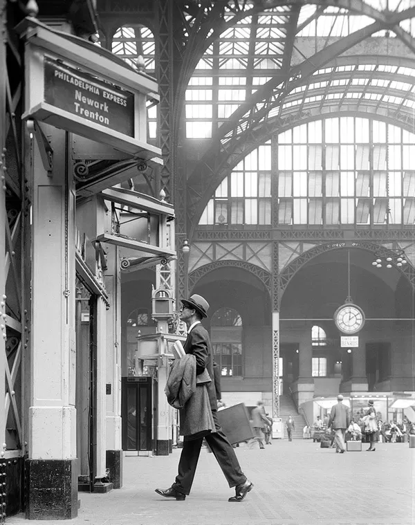 William Helburn, Ward Purdy in Penn Station, New York NY, 1960