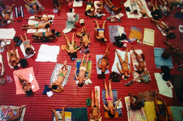 William Klein, The Deligny swimming pool floating gently on the Seine in front of the Quai d'Orsay, 1989