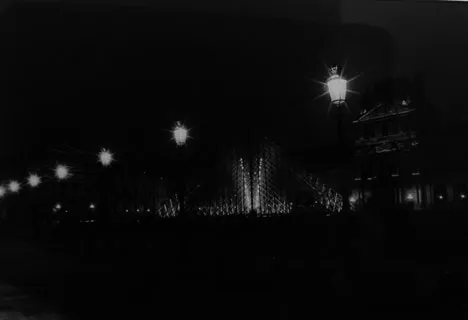 Lynn Saville, Pyramid at the Louvres, Paris, 1999