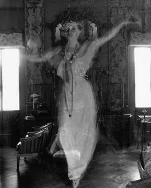 Abelardo Morell, Isabella in the Little Salon, Gardner Museum, 1998