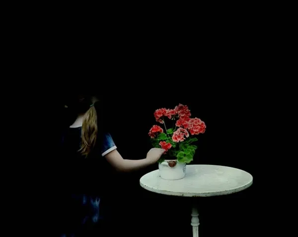 Julia Peirone, Girl and Pelargonium, 2003