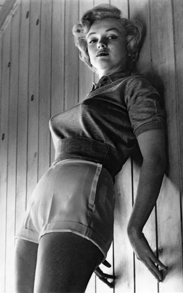 Motion Picture Television Archive, Joe Shere: Marilyn Monroe Leaning on Wall, 1952