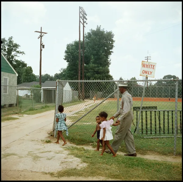 Gordon Parks, Untitled, Mobile, Alabama (37.153), 1956