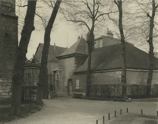 Richard Benson, In the back of the Cathedral at Chartres, 1970s