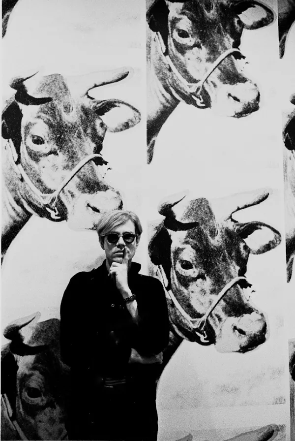 Steve Schapiro, Cow Wallpaper, Black & White, Vertical, 1965