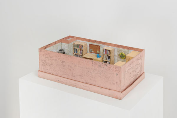 SIMON EVANS AND SARAH LANNAN, a tomb, 2017