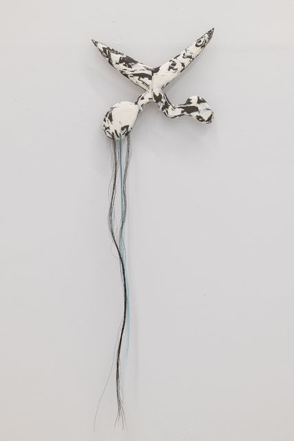 Bea Bonafini Scissors, Roman III, 2019 Vulcan stoneware, porcelain, synthetic and horse hair 20 x 20 cm