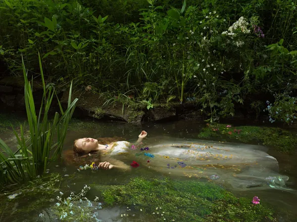 Julia Fullerton-Batten, Ophelia, 2018
