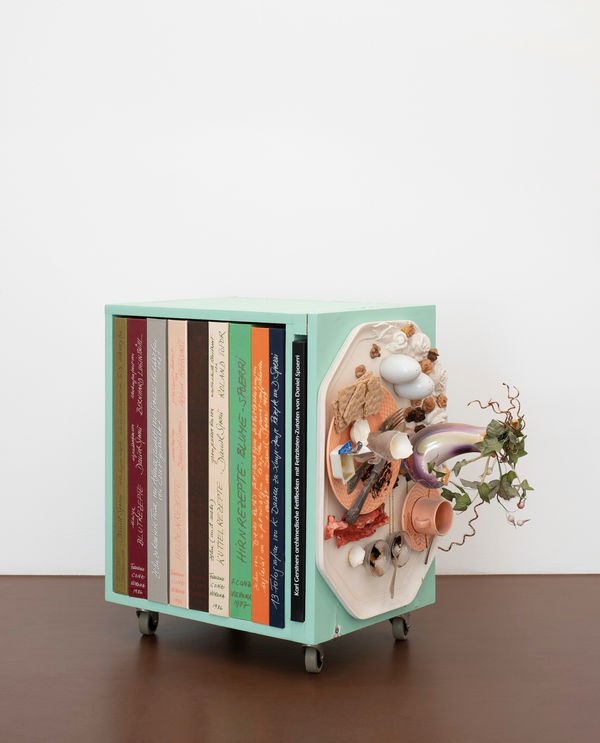 Daniel Spoerri, Rezept Mappen Bibliothek, 1990