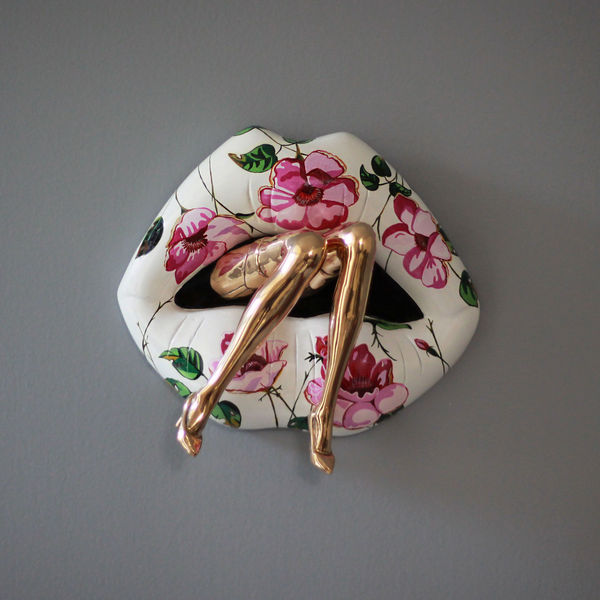 Sara Rahanjam, Silent Poultry (white), 2021