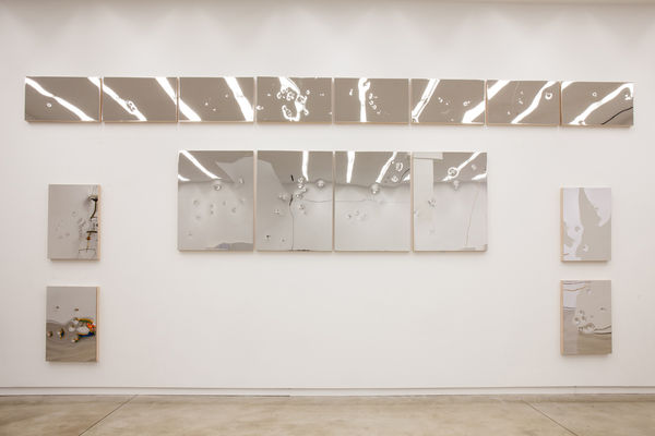 Glenn Kaino Now Do I Repay A Period Won (Syria), 2014 Polished steel, wood, foam 231 x 124 in 586.7 x 315 cm overall 16 Unique Panels