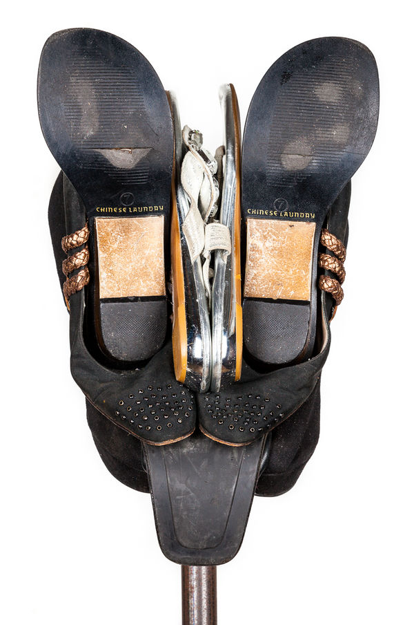 Willie Cole Minnie X, 2019 High heel shoes and wire 15 x 13 x 13 in 38.1 x 33 x 33 cm