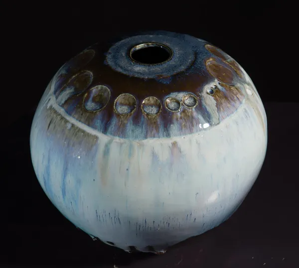 Allison Weightman Crop Circle (multiple circles), 2021 ceramic 18cm (h) x 18cm x 18cm