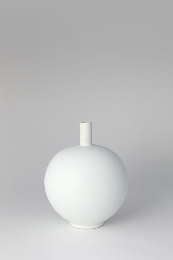 Kim Jong-young, Bottle, 2024