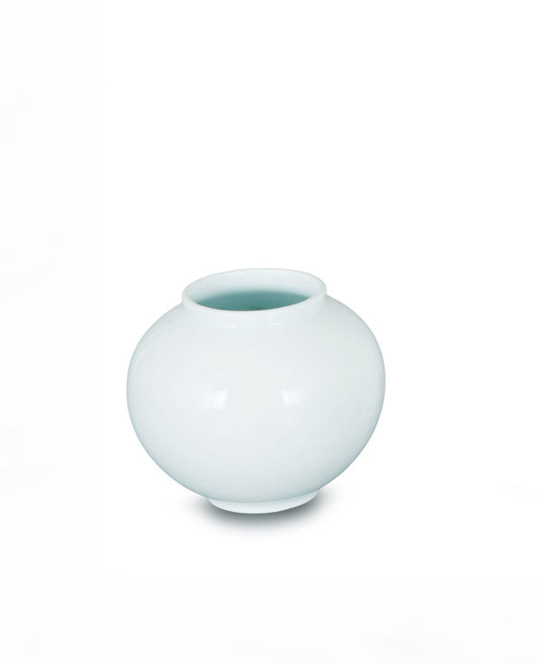 Han Ik-hwan, Small Moon Jar, 1980s