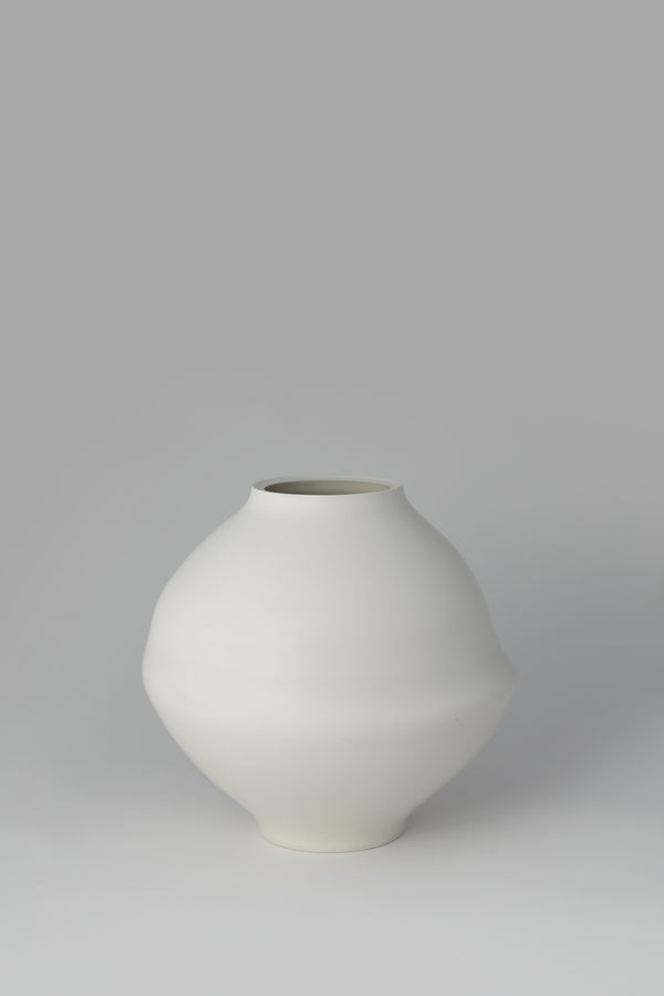 Shin Won-dong, White Porcelain Jar III, 2023
