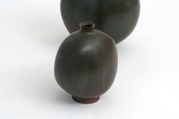 Kim Dong-baik, Deep Forest Green Flattened Bottle, 2024