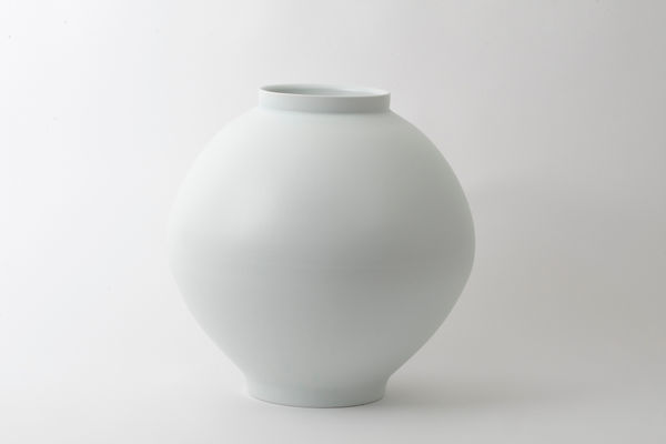 Kim Dong-baik, Moon Jar, 2024
