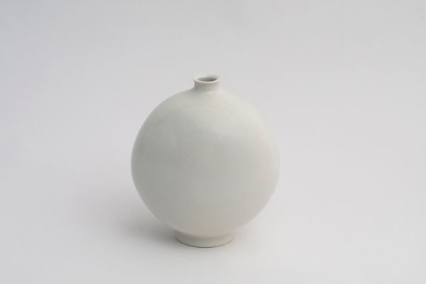 Kim Dong-baik, White Flattened Bottle, 2024