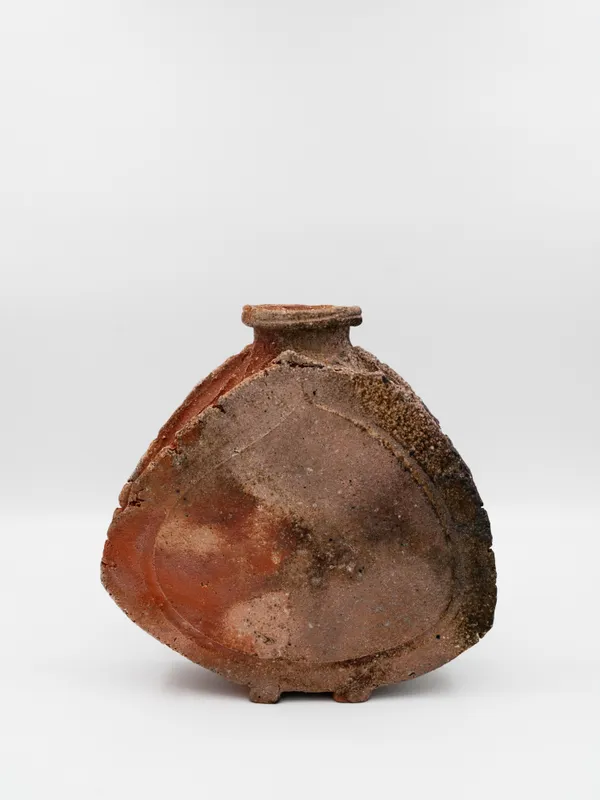 Shigaraki fan-shaped jar