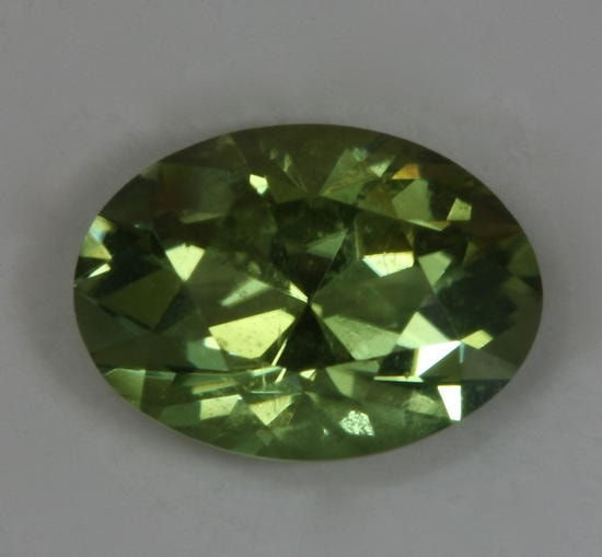 yellow green Oval 0.88 ct