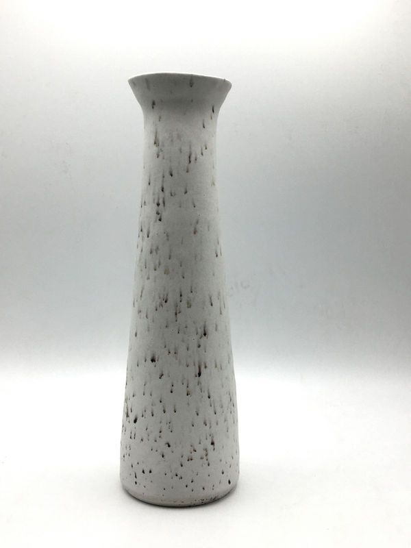Duncan Cheetham, large white speckled bottle , 2021