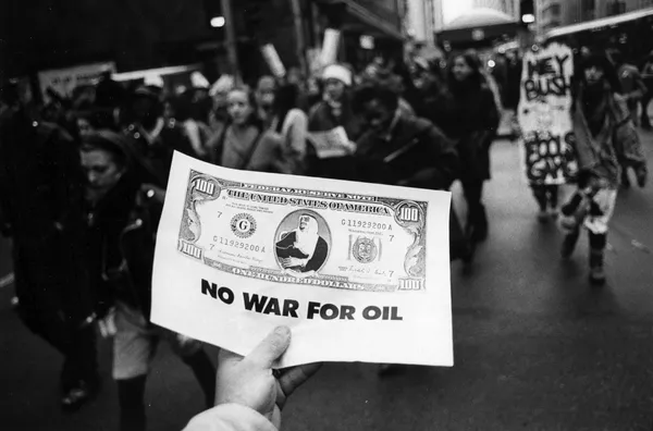 Tom Arndt, War protest, Chicago, 2002