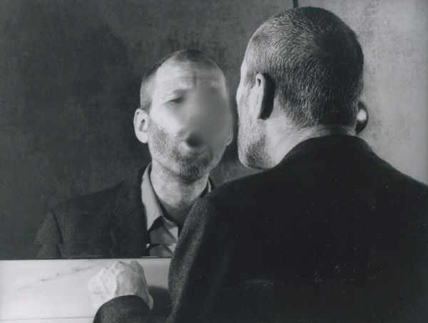 Dieter Appelt, Der Fleck auf dem Spiegel, den der Atemhauch schafft (La tache sur le miroir que la respiration souffle), 1977