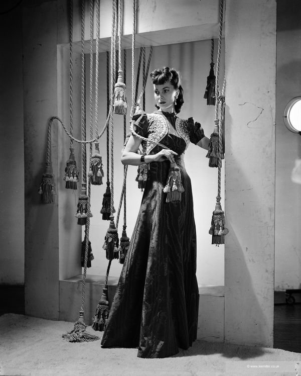 Lee Miller London Fashions for America, London, England, 1940 Fine Archival Gelatin Silver print. Non-Editioned. Image size: 25.1 x 20.2 cm (9 7/8 x 8 in) Paper size: 29.7 x 22.7 cm (11 3/4 x 9 in)