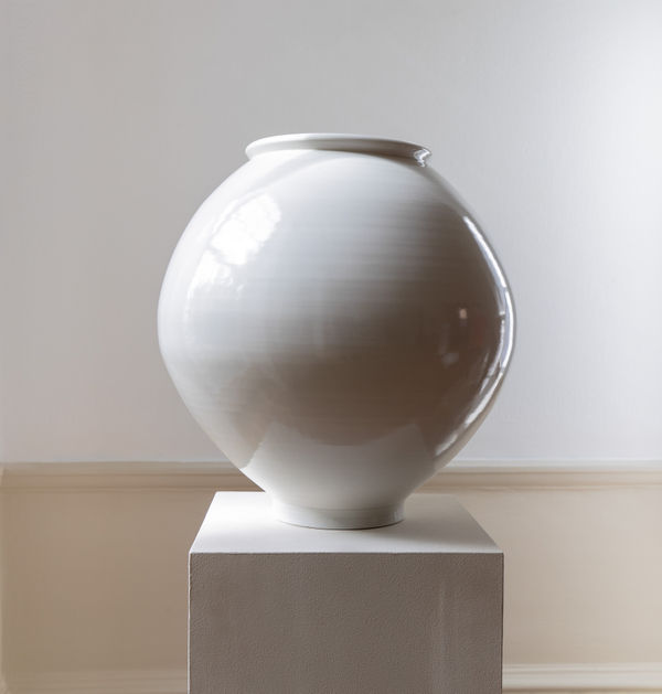 Kim Yikyung Moon Jar, 2009 White porcelain. 54.5 x 53 cm (21 1/8 x 20 7/8 in)
