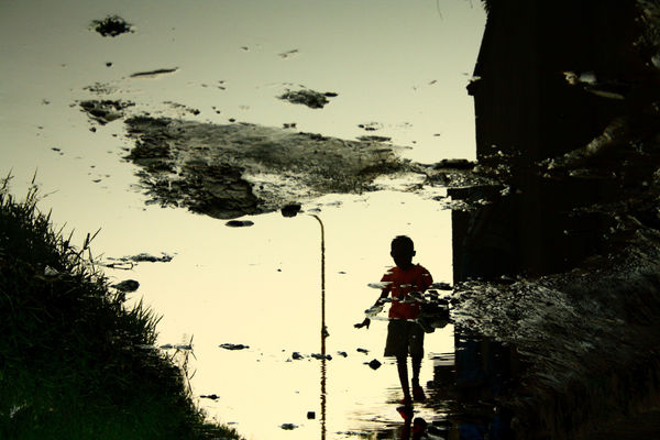 Kiripi Katembo, Survivre