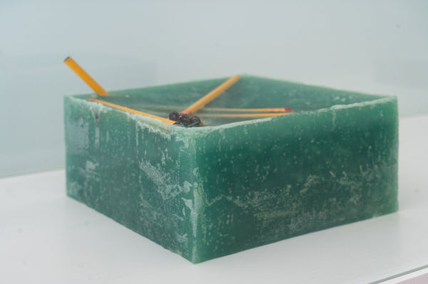 Paola Yacoub, Crayons dans l'eau, 2021