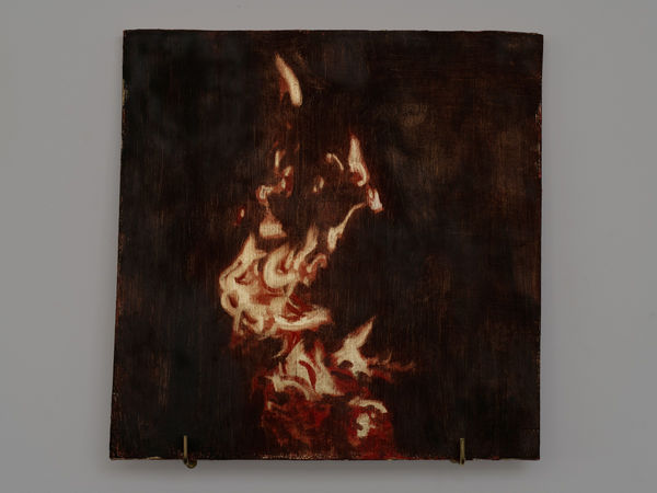 XIE Fan Flame, 2025 Gold foil and oil on terracotta plate 30 x 30 cm (11 3/4 x 11 3/4 in)