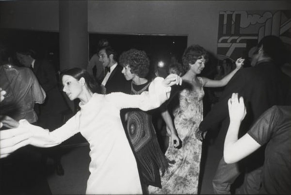 Garry Winogrand, Tenth Anniversary Party, Guggenheim Museum, New York, 1970