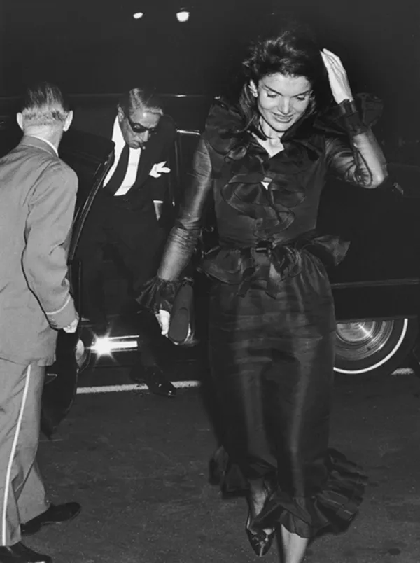 Ron Galella, Jackie Onassis, La Cote Basque, 1970