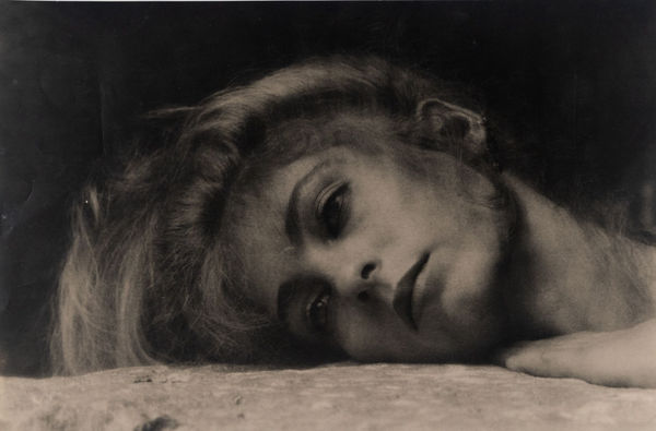 Deborah Turbeville, Victoria Guinness, Italian Vogue, 1982