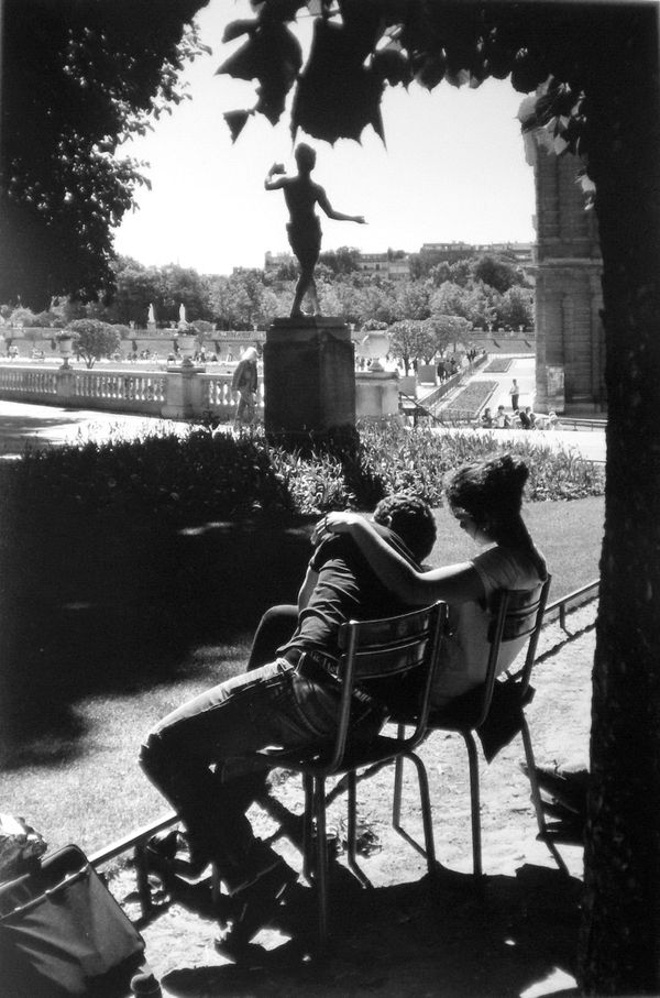 Louis Stettner, Couple, Jardin du Luxembourg, 2011