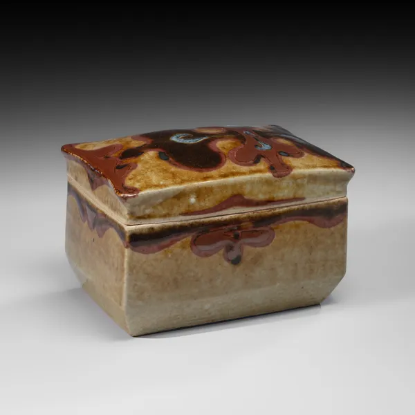 KAWAI KANJIRŌ, Rectangular box with matching cover decorated with abstract floral design, late 1940s