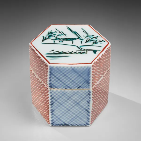 TOMIMOTO KENKICHI, Iro-e (enamel overglaze) hexagonal covered box with landscape motif of “Rain on the Yamato River”, 1960