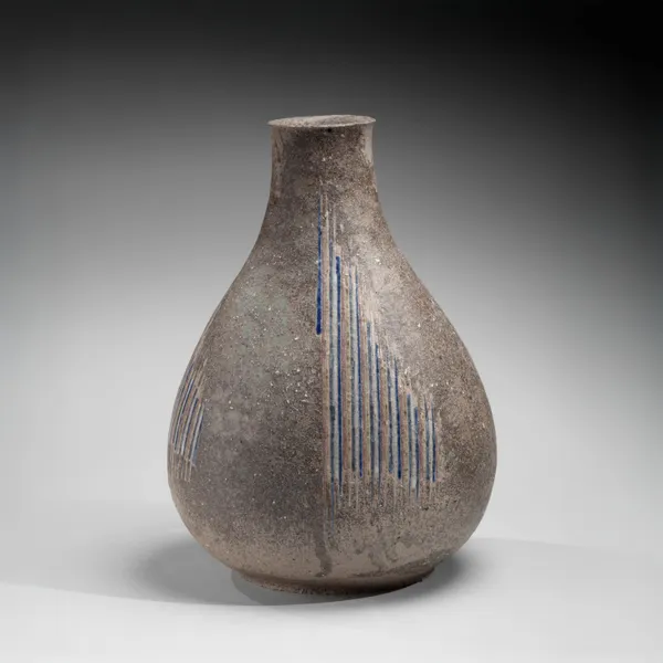 KAMODA SHŌJI, Bulbous gray vessel with tall neck and flared rim, 1979