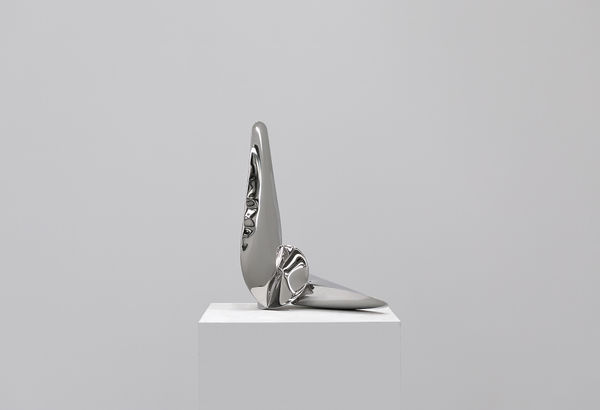 Braddon Snape Allusive Object (Little Beauty Movement #2), 2024 Welded, mirror polished and air inflated stainless steel. H45.5 x W35.5 x D22