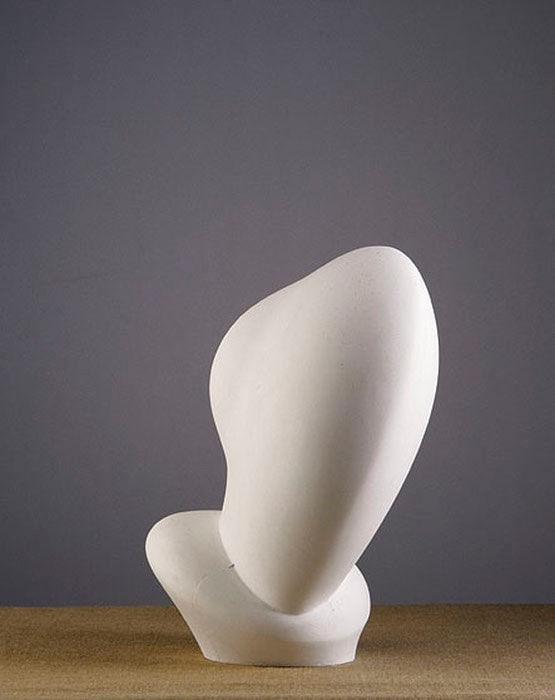 Jean Arp Propriétaire du Tonneau de Heidelberg plâtre 47 x 36 x 24 cm 18 1/2 by 13 3/8 in. (available)
