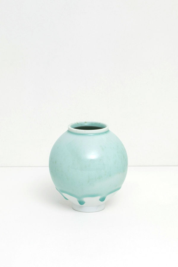 Jaejun Lee, 32 Moon Jar | Celadon drips | Speckled, 2024